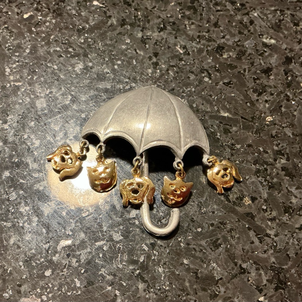 Vintage adorable Raining Cats & Dogs,pewter and gold tone Umbrella Brooch